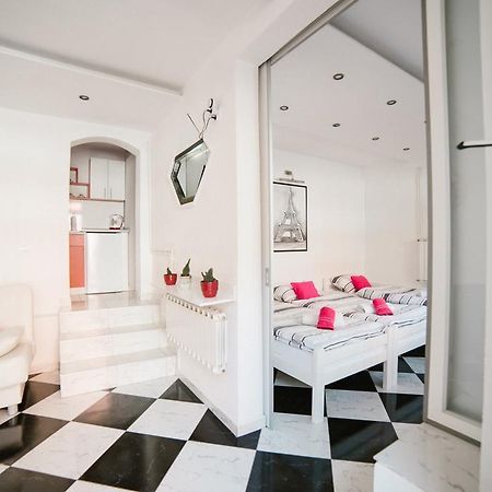 Apartman Hitno Tuzla Exterior foto
